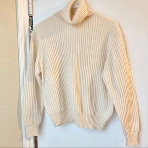 ✨ Vintage L.L. Bean Cream Turtle Neck ✨